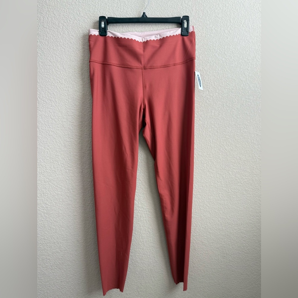 NWT Old Navy High-Waisted Scallop Hemmed Leggings